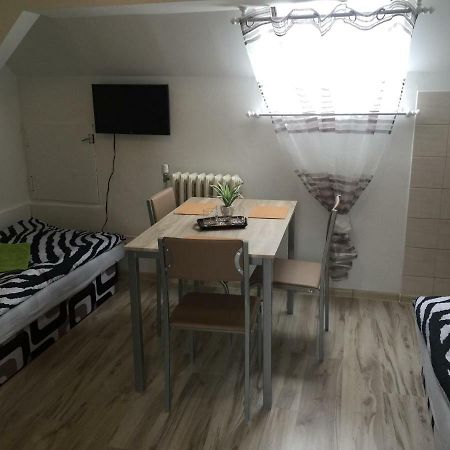 Guesthouse Zuzana Spacince Buitenkant foto